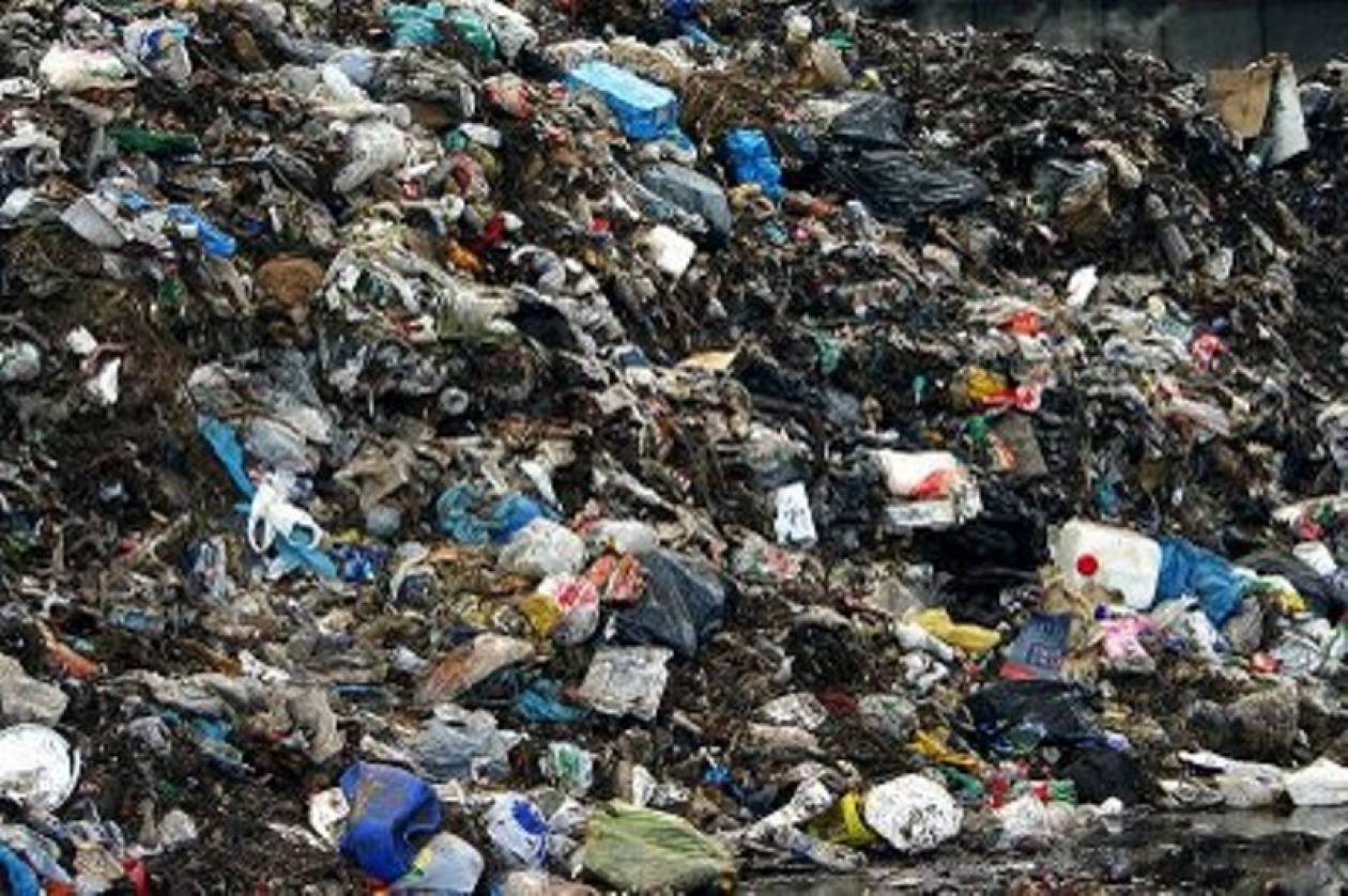 Τρίπολη: «Βουνό» τα προβλήματα από τα σκουπίδια