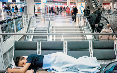 Οικογένεια Ελλήνων ζει 6 μήνες στο αεροδρόμιο του Μονάχου