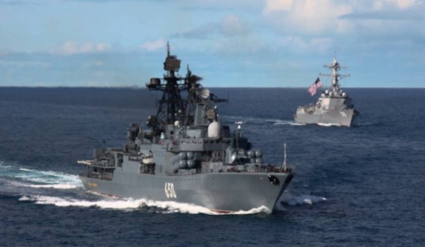 Το ρωσικό ΠΝ ενισχύει τη μοίρα των πλοίων για την πειρατεία