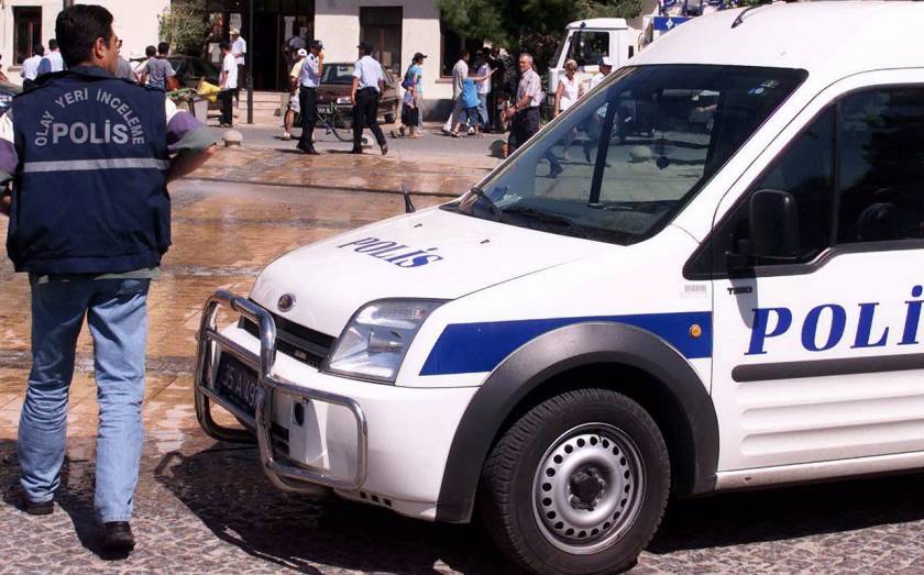 Αιματηρή επίθεση σε αστυνομικό τμήμα στην Κωνσταντινούπολη