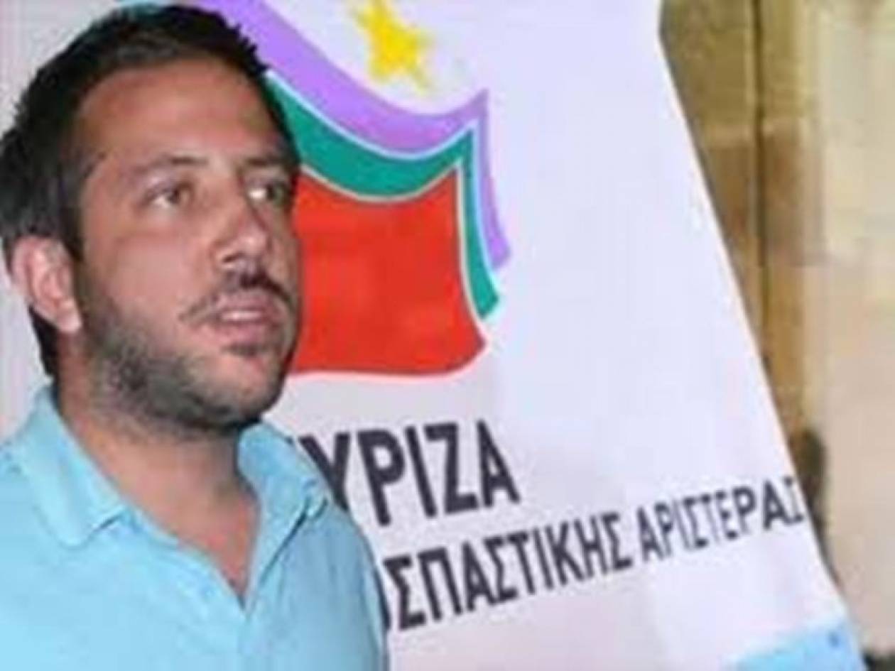 TΩΡΑ:Ο βουλευτής του ΣΥΡΙΖΑ Μεϊκόπουλος καταγγέλλει επίθεση από τα ΜΑΤ