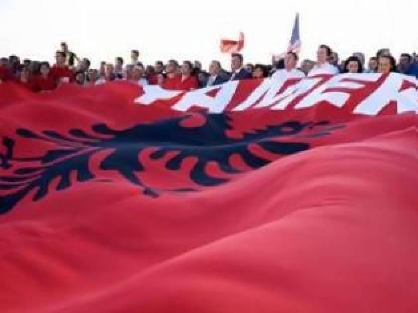 Πρώην Πρόεδρος της Αλβανίας υπογράφει υπόμνημα για το "Τσάμικο"