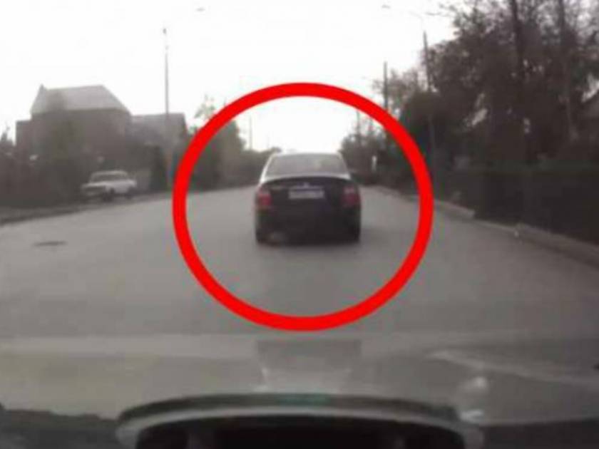 Σοκαριστικό ατύχημα : Δείτε τι θα συμβεί στο αυτοκίνητο! (vid)