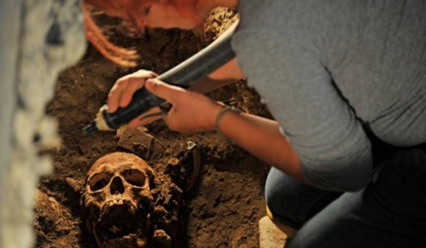 Daily Mail: Οι αρχαιολόγοι ανακάλυψαν το κρανίο ενός Alien