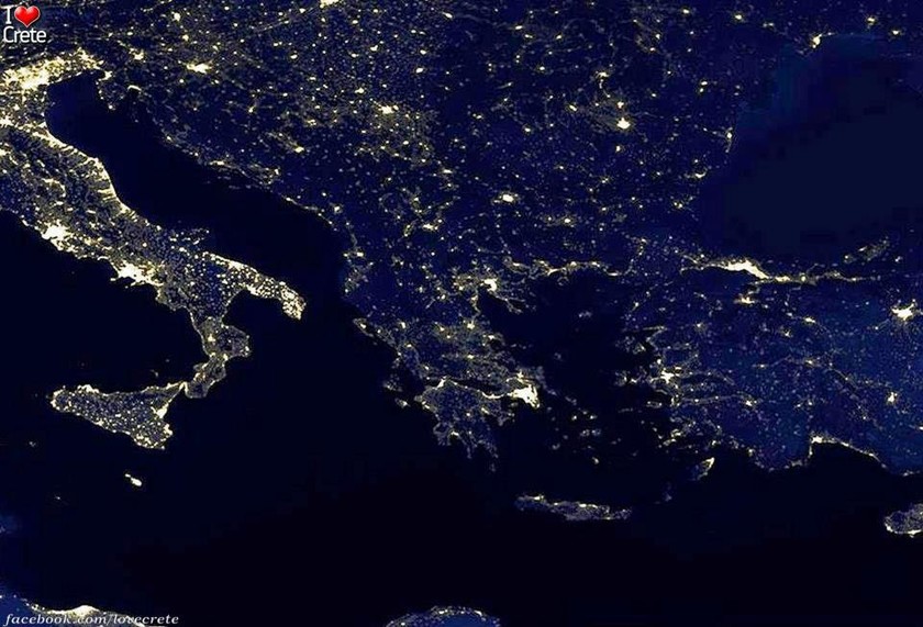Εκπληκτική φωτογραφία από τη Nasa: Η μισή Ευρώπη φωτισμένη
