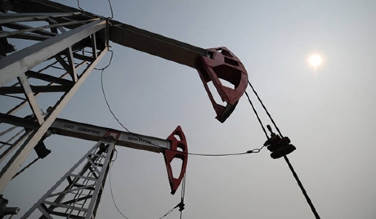 Μειώθηκαν οι παγκόσμιες τιμές πετρελαίου