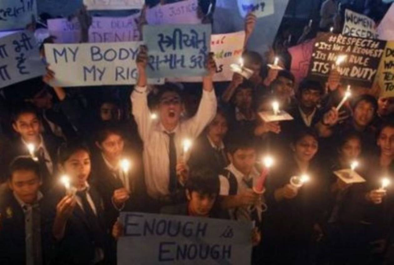 Xιλιάδες διαδηλωτές στους δρόμους μετά το θάνατο της νεαρής Ινδής