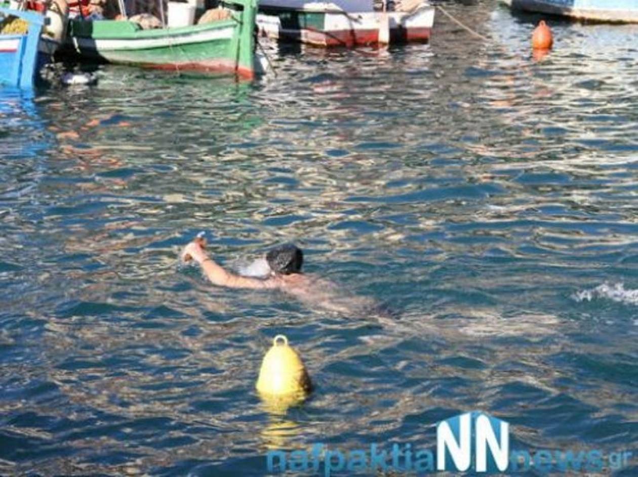 Μητρόπολη Ναυπάκτου: Φταίει ο κολυμβητής