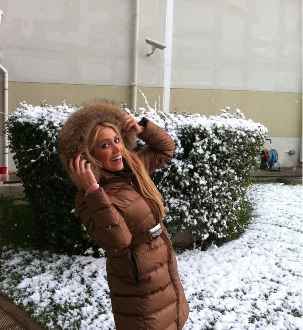 Δείτε την Έλενα Παπαβασιλείου στα χιόνια! (pic)
