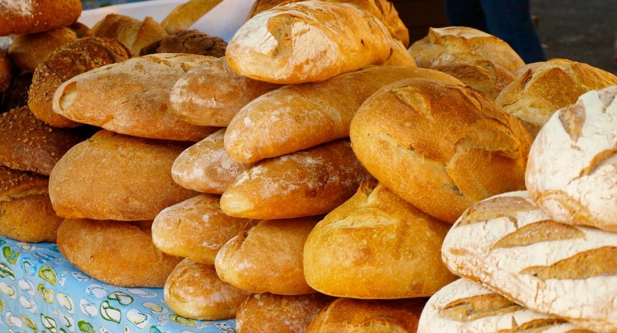 Συγκλονιστικό: Στην ουρά για ένα κομμάτι μπαγιάτικο ψωμί