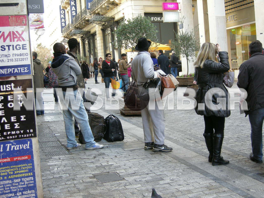 «Οργιάζει» το παραεμπόριο στο κέντρο της Αθήνας!