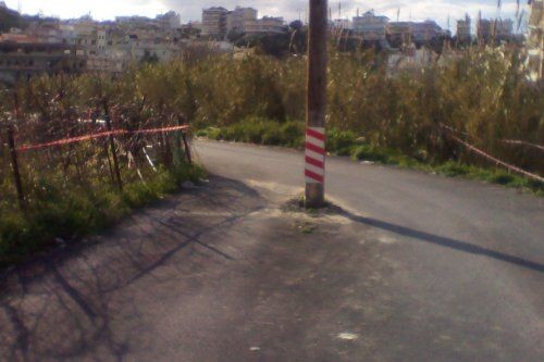 Κρήτη: Γύρω-γύρω δρόμος και στη μέση... η κολώνα (pics)