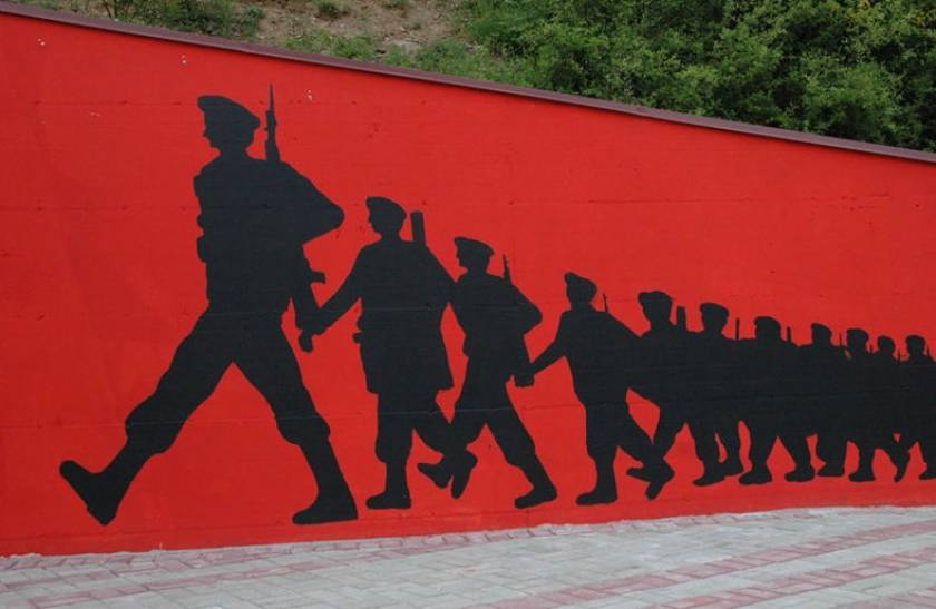 Βίντεο: Επανεμφάνιση του Αλβανικού Εθνικού Στρατού