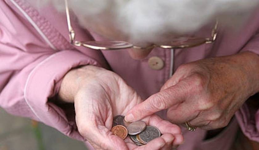 ΟΑΕΕ: Σε 4 δόσεις θα παρακρατηθεί η μείωση στους συνταξιούχους