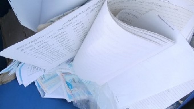 Δείτε: Στα σκουπίδια φορολογικά αρχεία λόγω «λουκέτου» της ΔΟΥ 