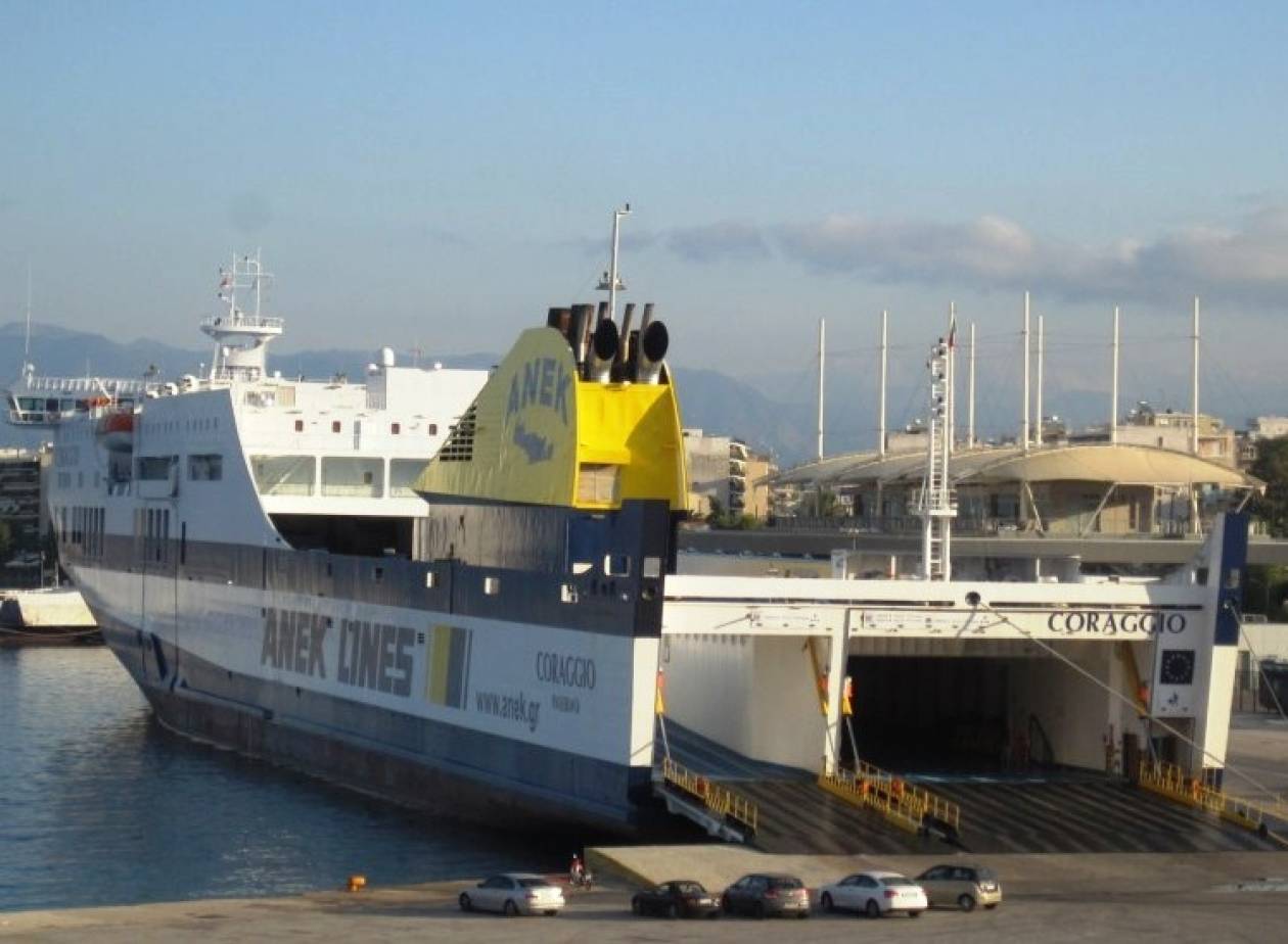 Προσέκρουσε στο λιμάνι της Ηγουμενίτσας επιβατικό πλοίο