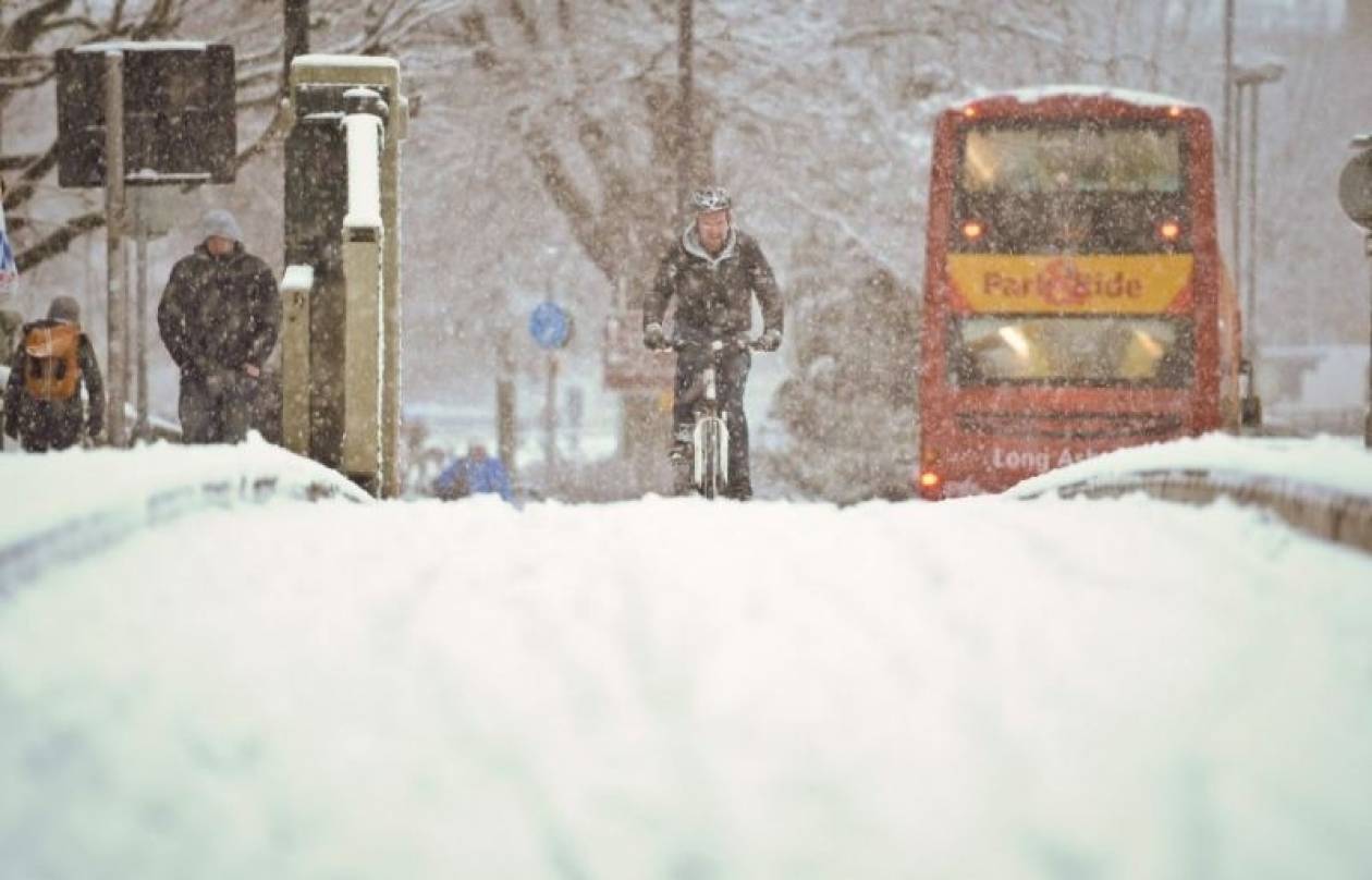 Προβλήματα στη Βρετανία λόγω χιονιού