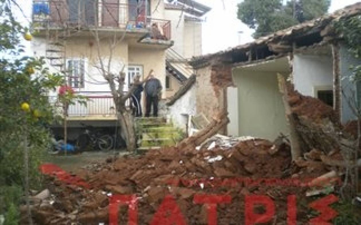 Aπίστευτο: Είδαν γειτονικό σπίτι να καταρρέει στην αυλή τους!