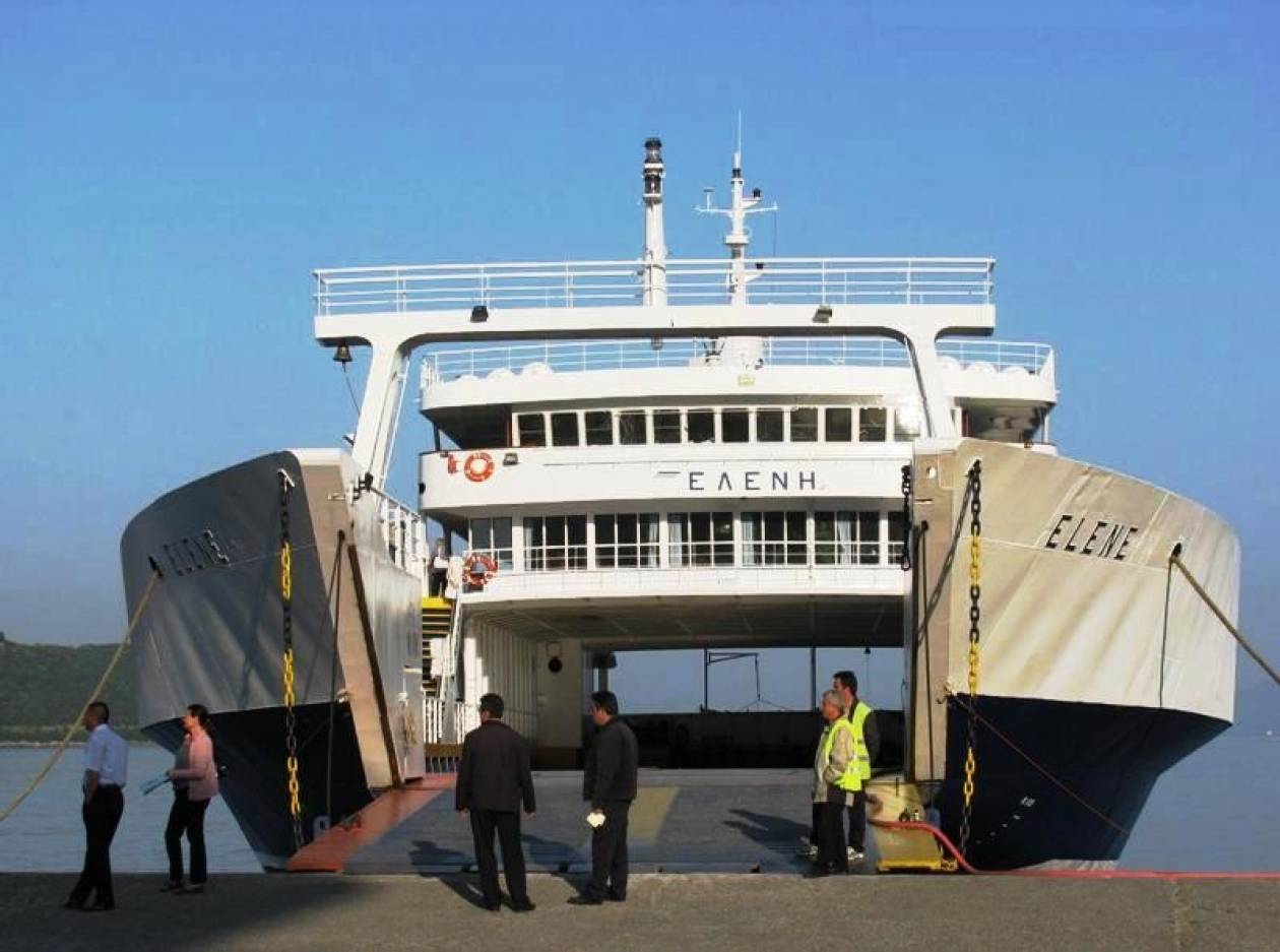 Πρόσκρουση επιβατικού πλοίο στο λιμάνι της Λευκάδας