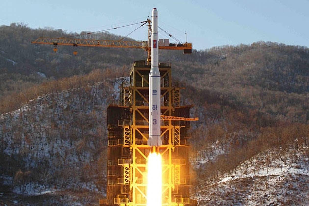 Με νέα εκτόξευση πυραύλου απειλεί η Βόρεια Κορέα