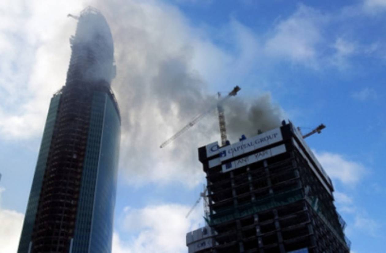 Απανθρακώθηκαν οχτώ άνθρωποι μέσα σε ουρανοξύστη