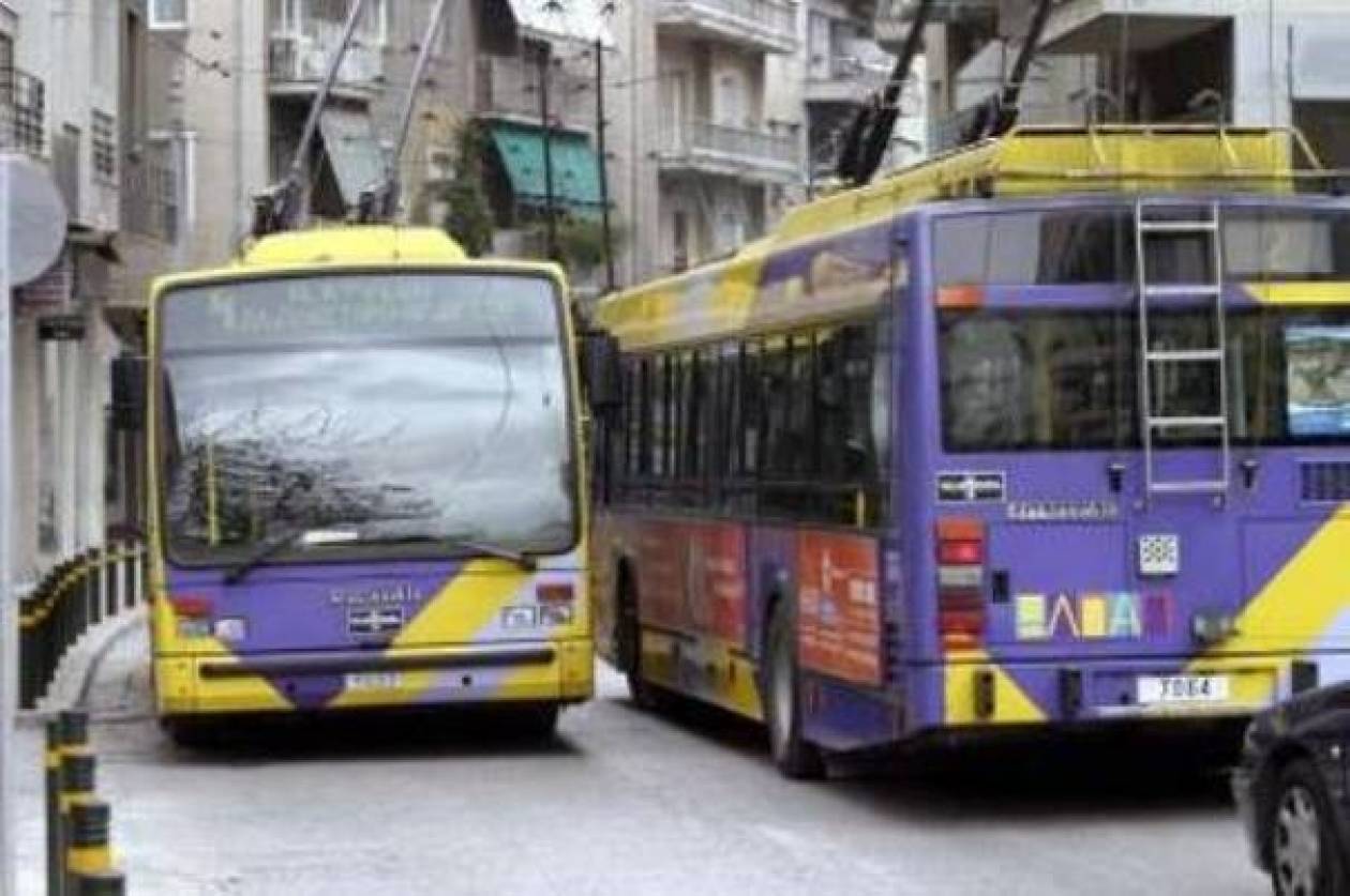 Νέο «μέτωπο» ανοίγει η κυβέρνηση με λεωφορεία και τρόλεϊ