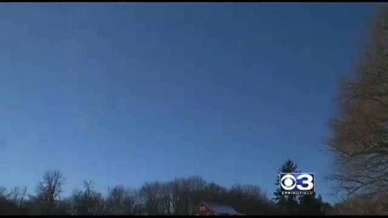 Βίντεο: Μυστήριο με ιπτάμενο αντικείμενο στον ουρανό της Μασαχουσέτης