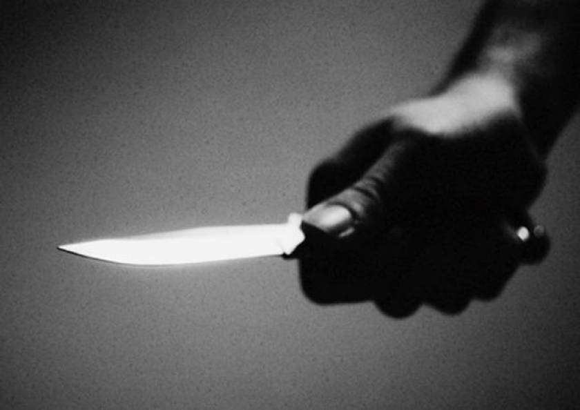 Εφιαλτικές ώρες για έναν 29χρονο – Βρέθηκε με ένα μαχαίρι στο λαιμό