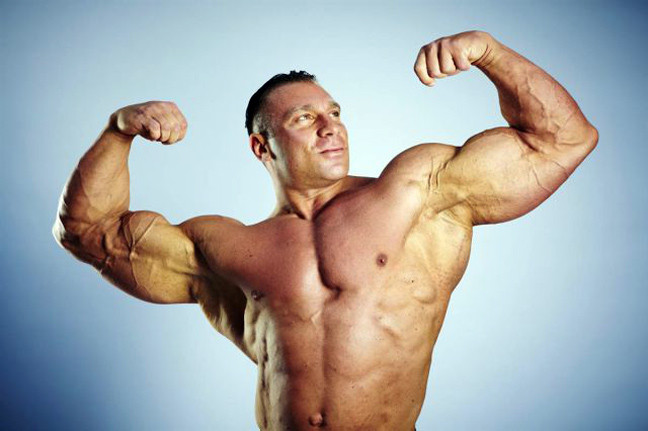 Απίστευτες εικόνες: Δείτε τον βαρύτερο bodybuilder του κόσμου (vid)