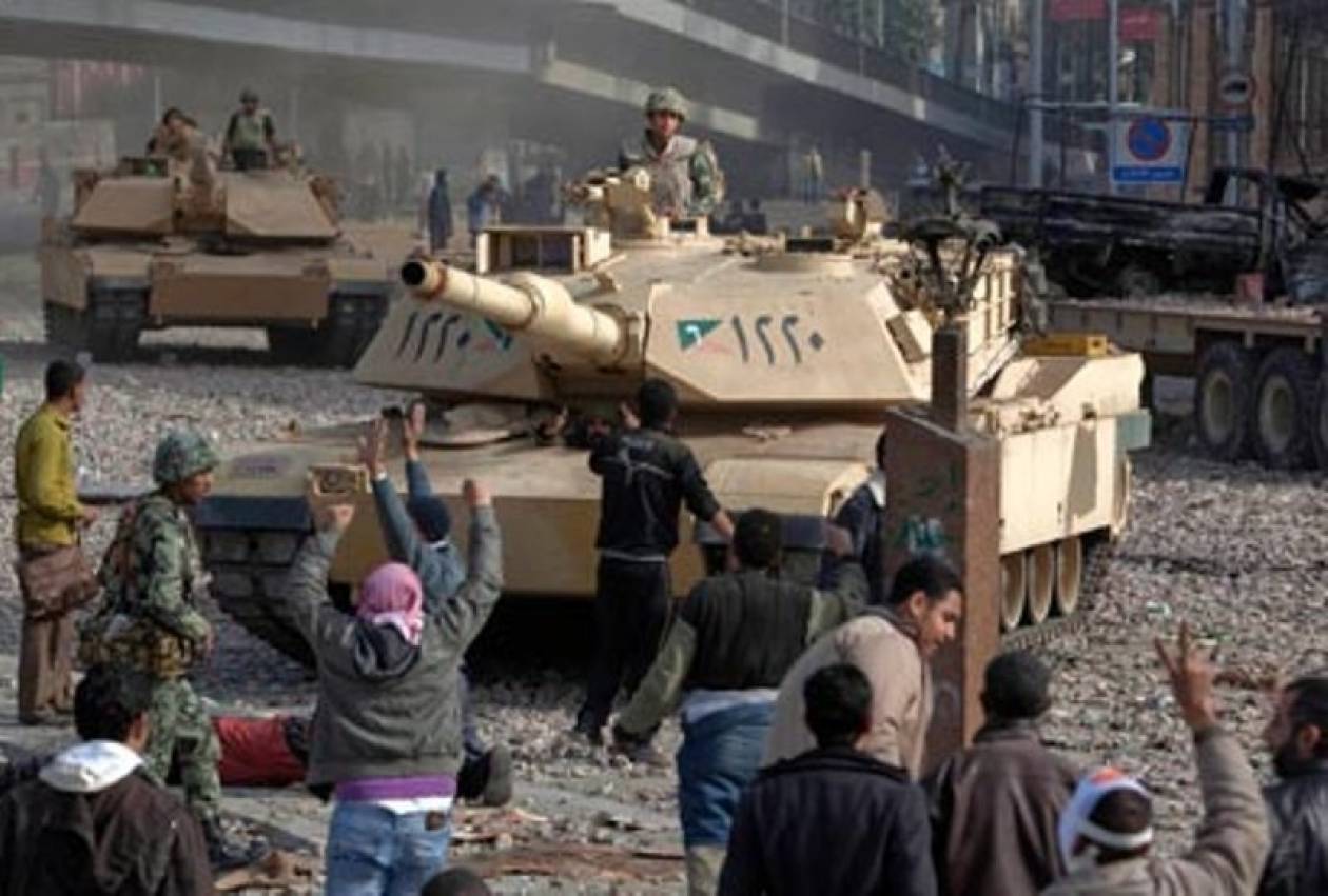 Αίγυπτος: Για κατάρρευση του κράτους προειδοποιεί ο στρατός