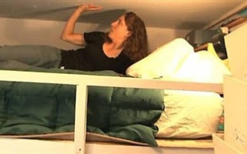 Βίντεο: Ζούσε σε 8,36 τ.μ, στο μικρότερο διαμέρισμα της Νέας Υόρκης!
