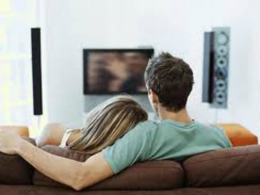 Ζευγάρι κάθισε να δει τηλεόραση και έζησε το δικό του θρίλερ