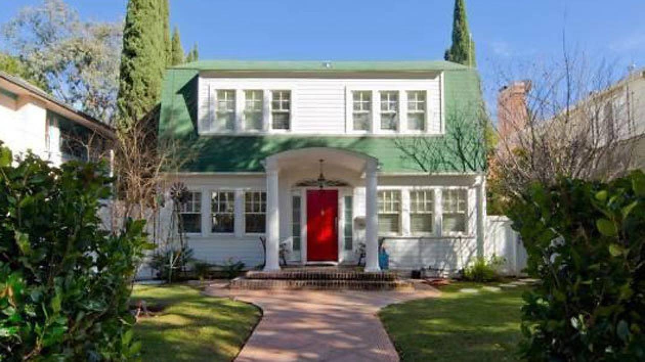 Το πιο... εφιαλτικό σπίτι στις ΗΠΑ πωλείται για 2,1 εκατ. δολάρια