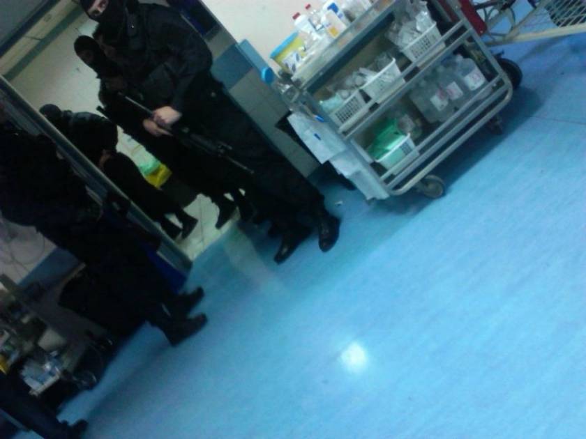 Φωτογραφίες την ώρα της εξέτασης του Μπουρζούκου στο νοσοκομείο