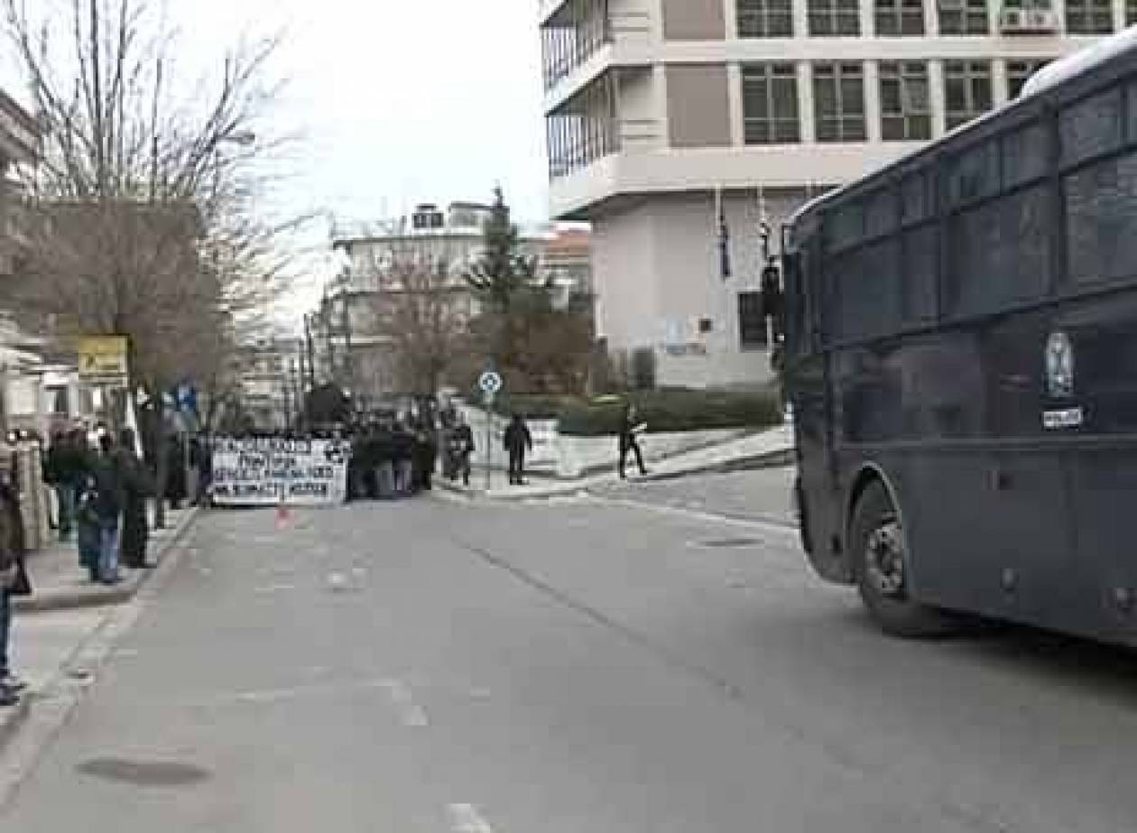 Πορεία αντεξουσιαστών στην Κοζάνη