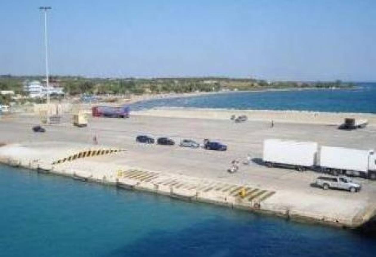 Συναγερμός για νάρκη στο λιμάνι της Κυλλήνης