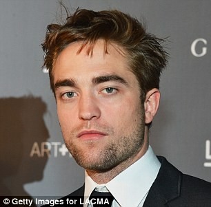 Ετοιμάζεται να ντυθεί στα χακί ο Robert Pattinson;