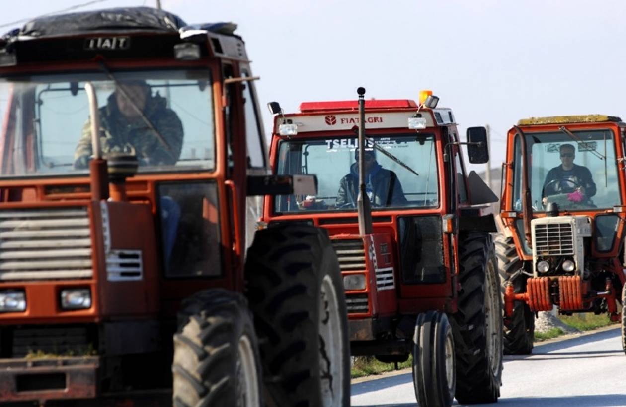 Οι αγρότες έκλεισαν τους δρόμους σε Δράμα και Καβάλα
