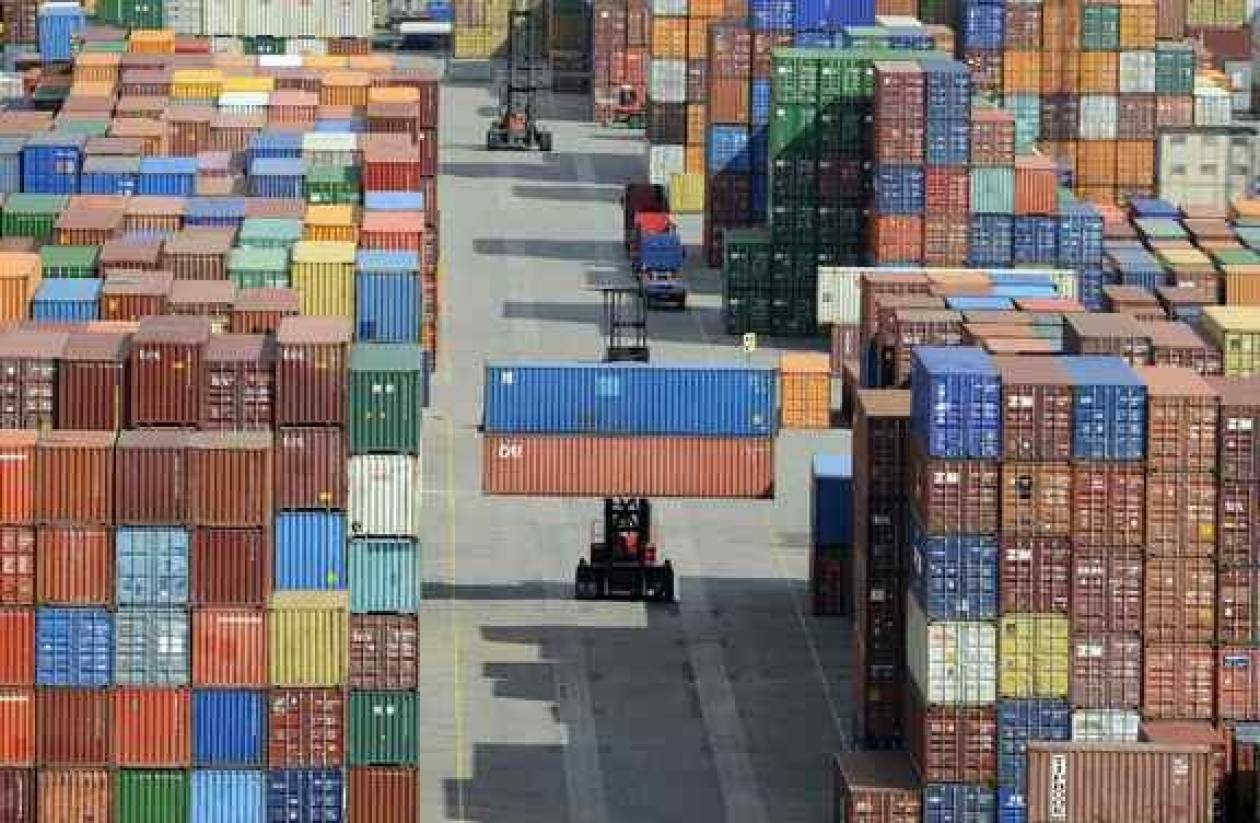 ΕΛΣΤΑΤ: Αύξηση 6% των εξαγωγών, πτώση 5,8% των εισαγωγών το 2012