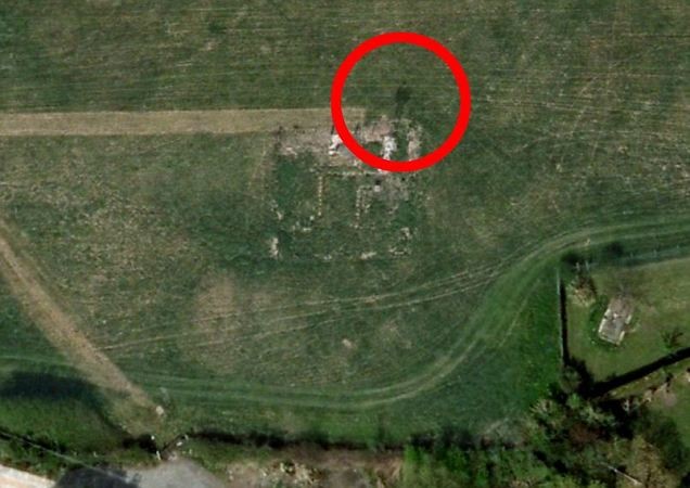 Περίεργη μορφή σε φωτογραφία του Google Earth από χωριό-φάντασμα
