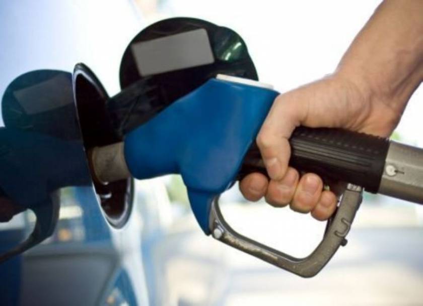 Οι Έλληνες πληρώνουν μία από τις ακριβότερες τιμές βενζίνης παγκοσμίως