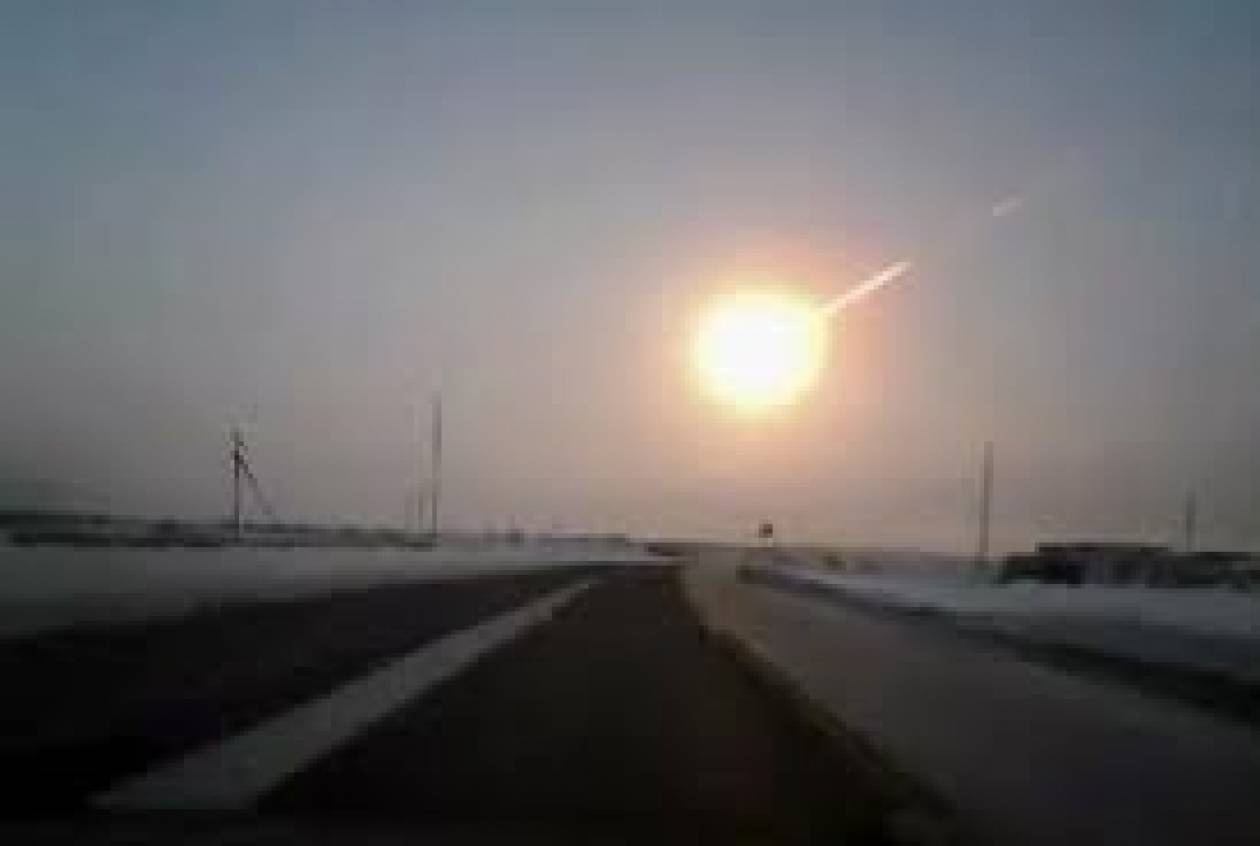 ΝΑΣΑ: Σπάνιο φαινόμενο το χτύπημα μετεωρίτη και το πέρασμα αστεροειδή