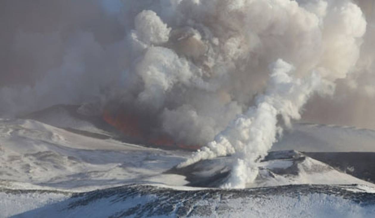 Τέσσερα ηφαίστεια απειλούν στρατιωτική περιοχή στη Ρωσία