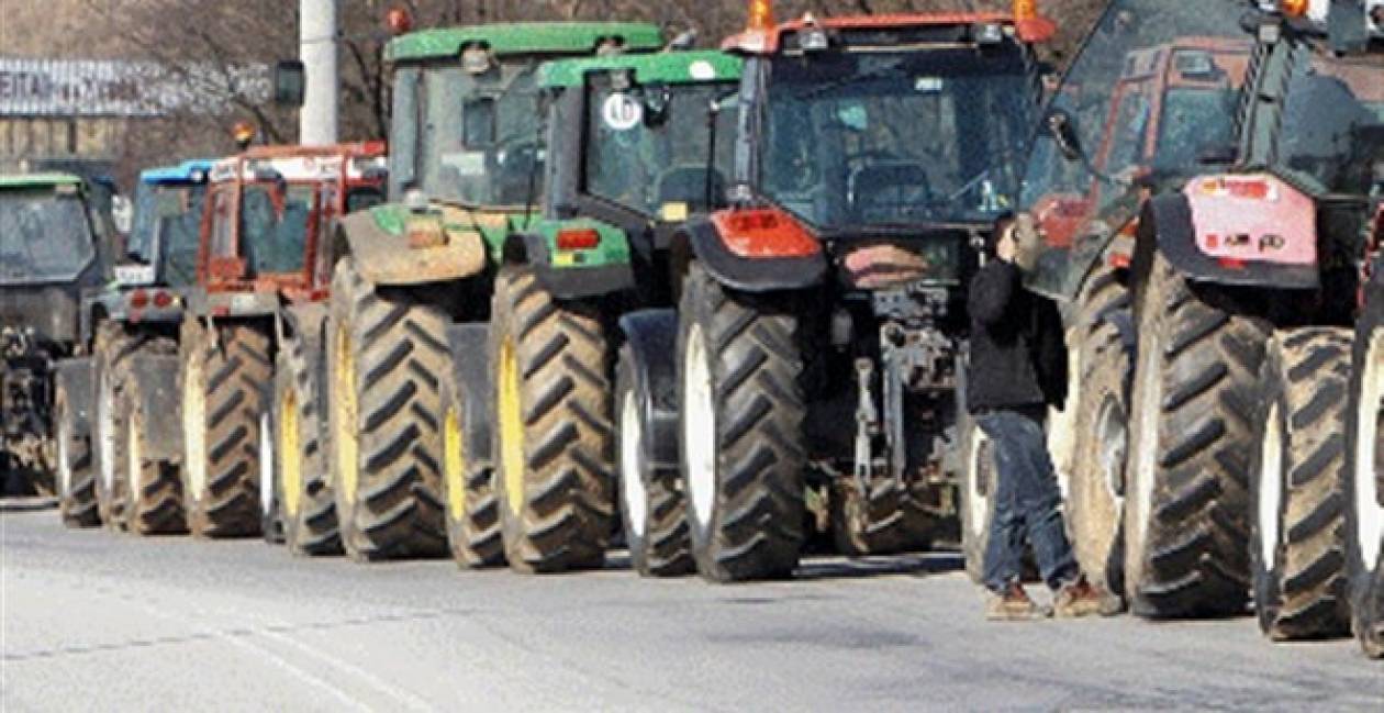 Οι αγρότες έκλεισαν την εθνική οδό Τρίπολης - Σπάρτης