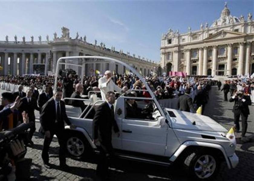Συγκίνηση στην τελευταία ακρόαση του Πάπα Βενέδικτου