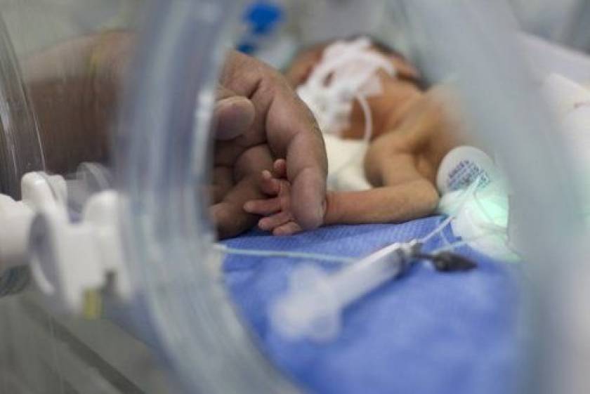 Τραγωδία στο ΠΑΓΝΗ: Ψάχνει φέρετρο για το νεογέννητο παιδί του