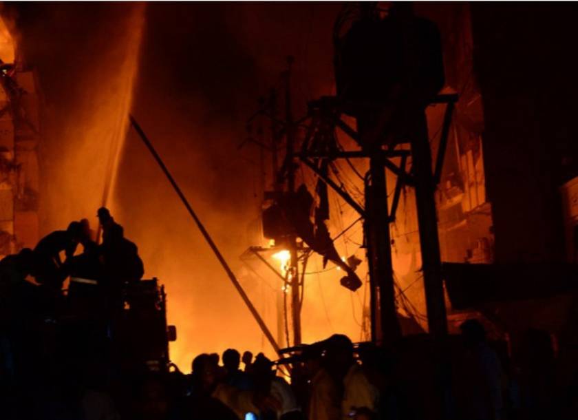 Πολύνεκρη έκρηξη βόμβας στο Καράτσι