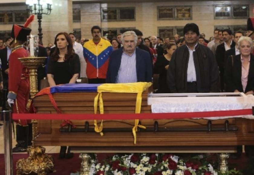 Υπόσχονται στον νεκρό Τσάβες ότι «η επανάστασή του δεν θα πεθάνει»
