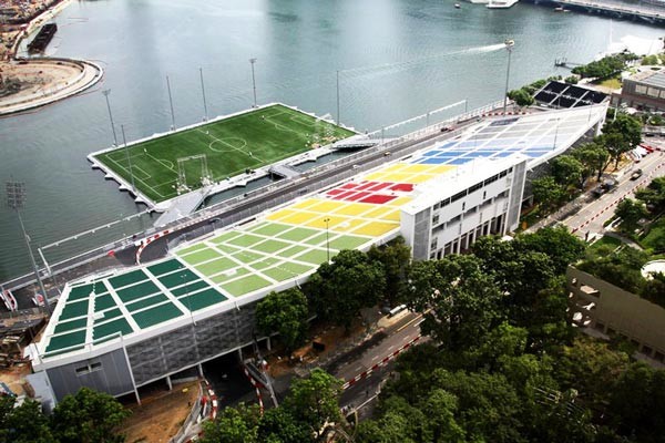 Ένα γήπεδο ποδοσφαίρου μέσα στη θάλασσα! (pics)