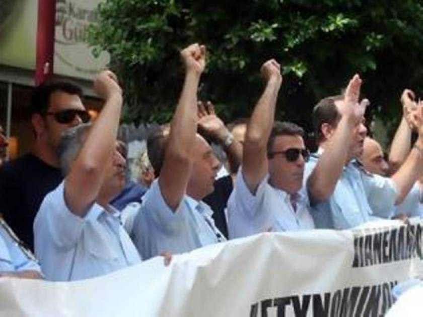 Συγκέντρωση ένστολων την Τετάρτη στη Θεσσαλονίκη